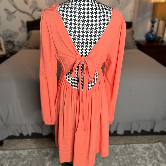 Adorable boho mini dress with tie back! 🧡 - Picture 5 of 7